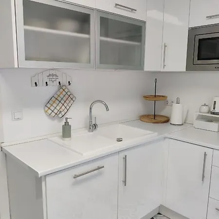 Sherry Apartment *