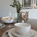 Sherry Apartment *